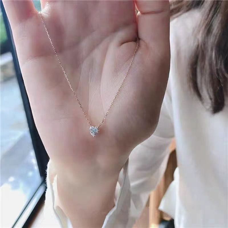 心形钻石項鍊S925純銀簡約輕奢愛心鑽吊墜女設計感超閃鎖骨鍊新款