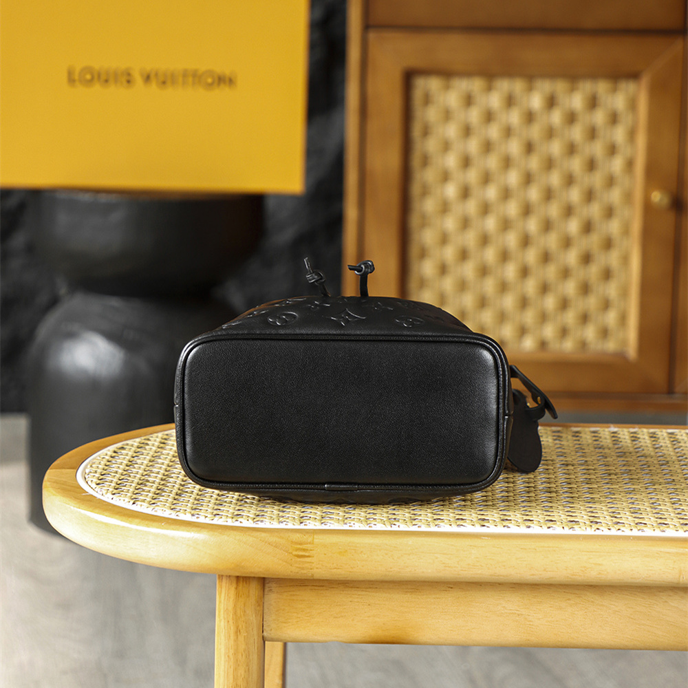 LV 路易威登 Bucket Bag