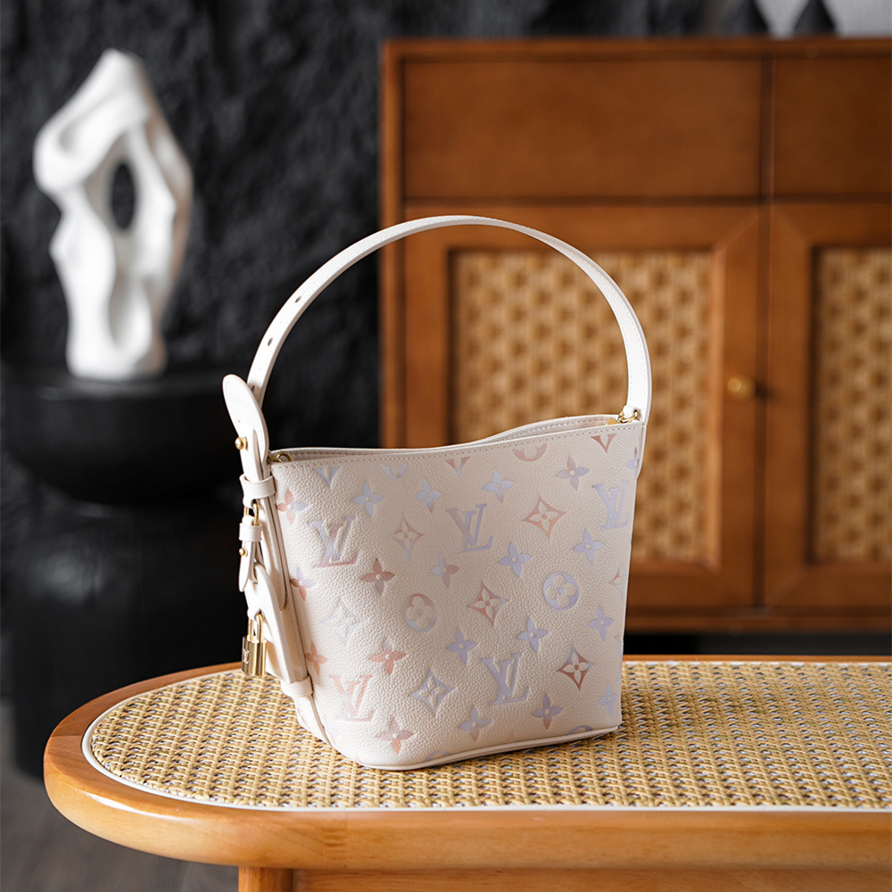 LV 路易威登 Bucket Bag