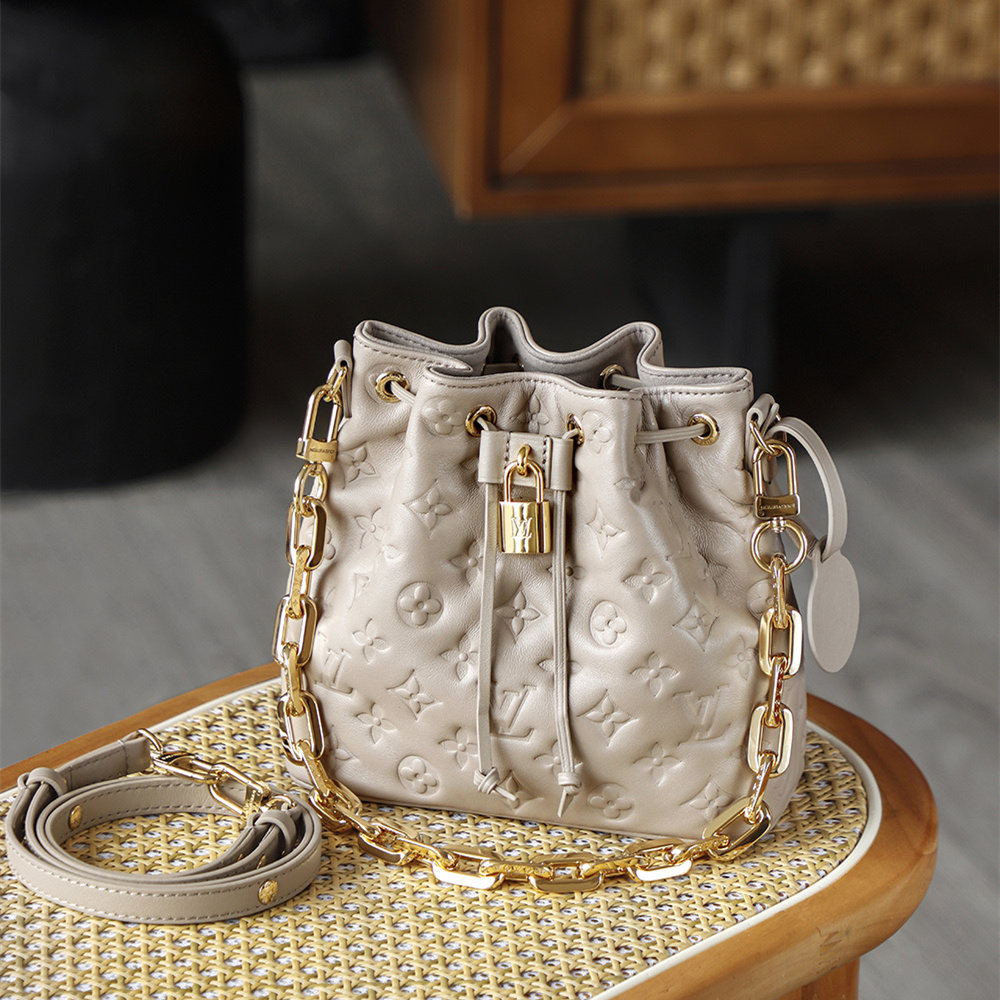 LV 路易威登 Bucket Bag