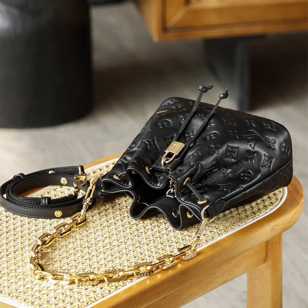 LV 路易威登 Bucket Bag