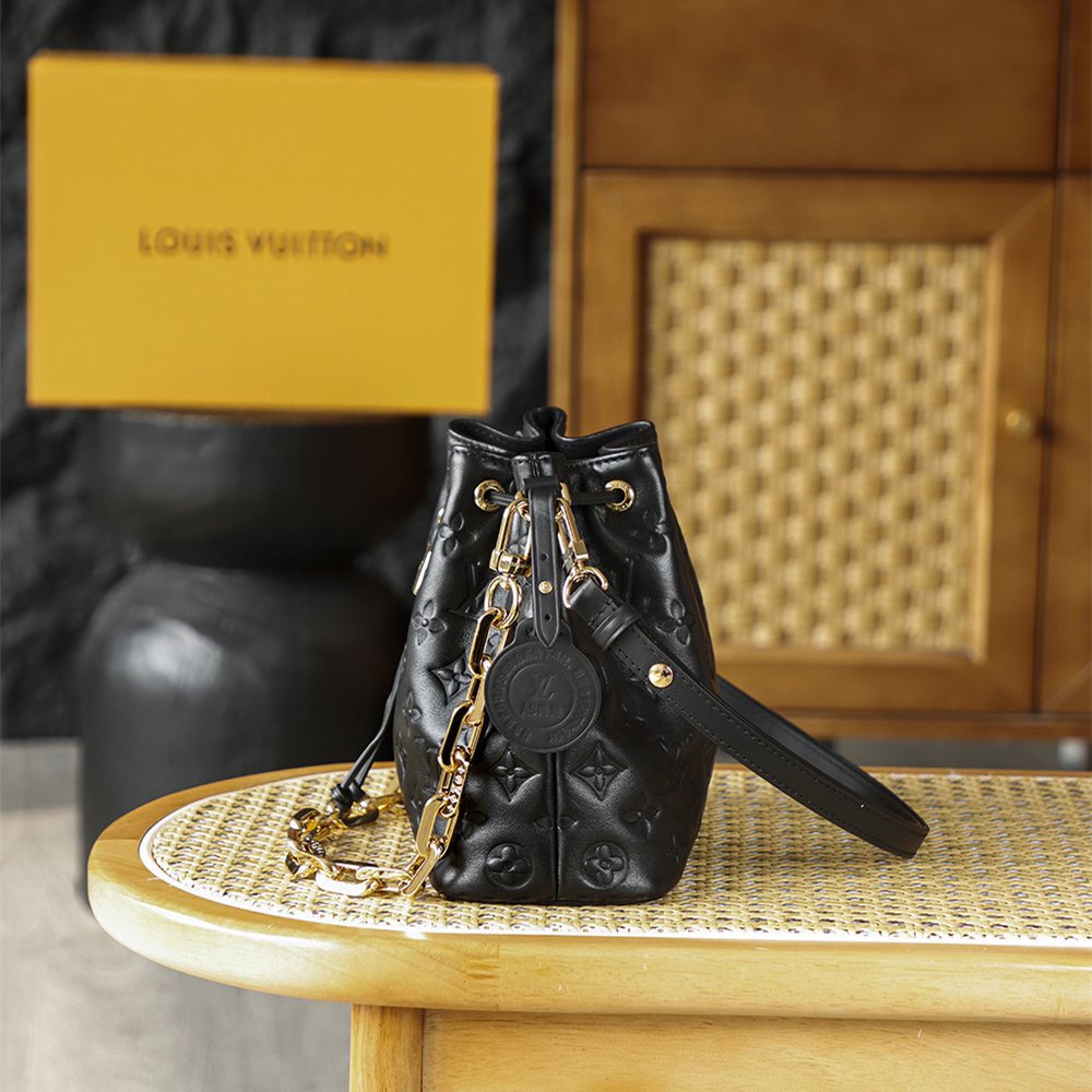 LV 路易威登 Bucket Bag