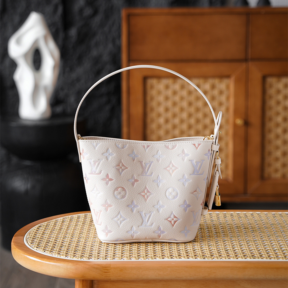 LV 路易威登 Bucket Bag