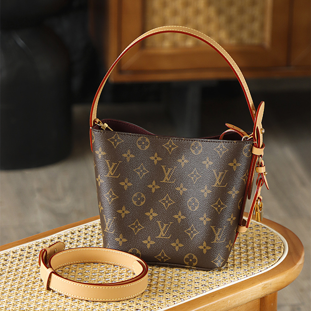 LV 路易威登 Bucket Bag