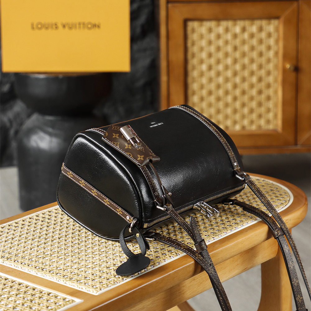 LV 路易威登 Leather Goods