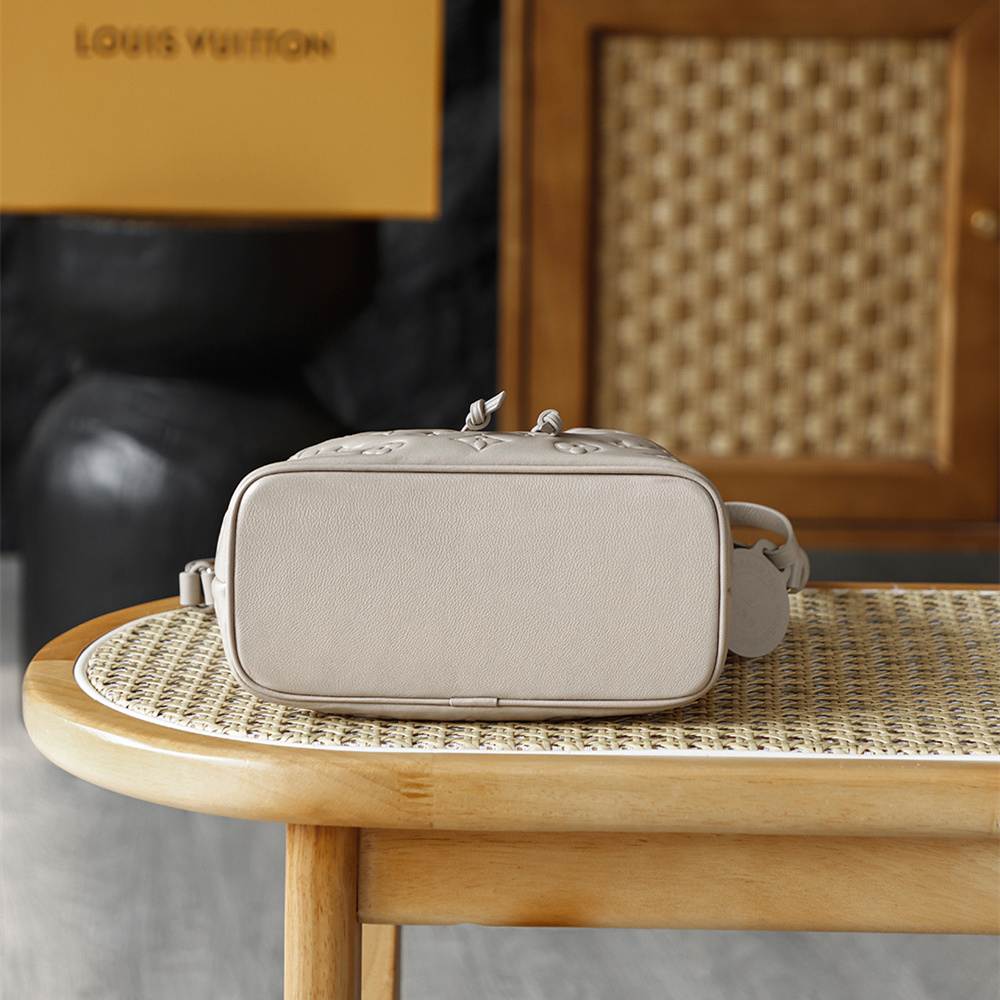 LV 路易威登 Bucket Bag