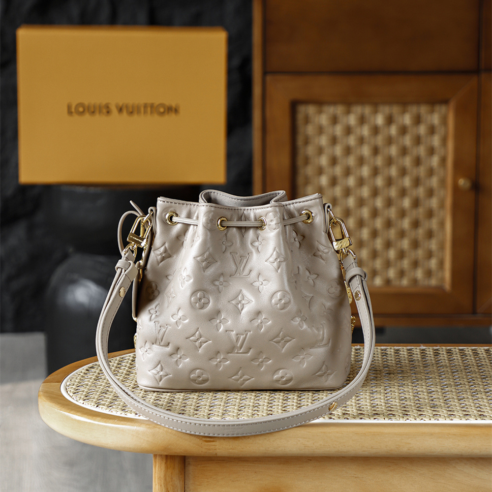 LV 路易威登 Bucket Bag
