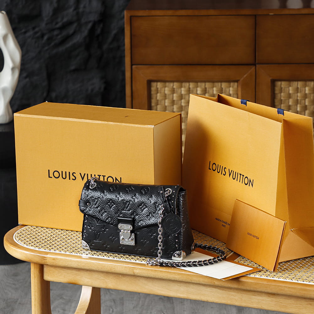 LV 路易威登 Leather Goods