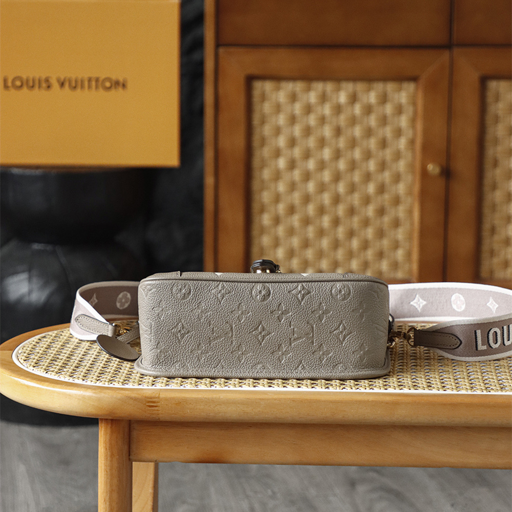 LV 路易威登 Leather Goods