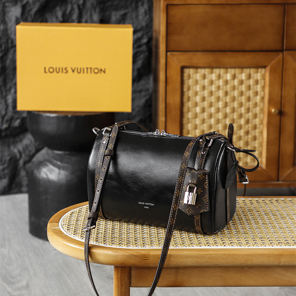 LV 路易威登 Leather Goods
