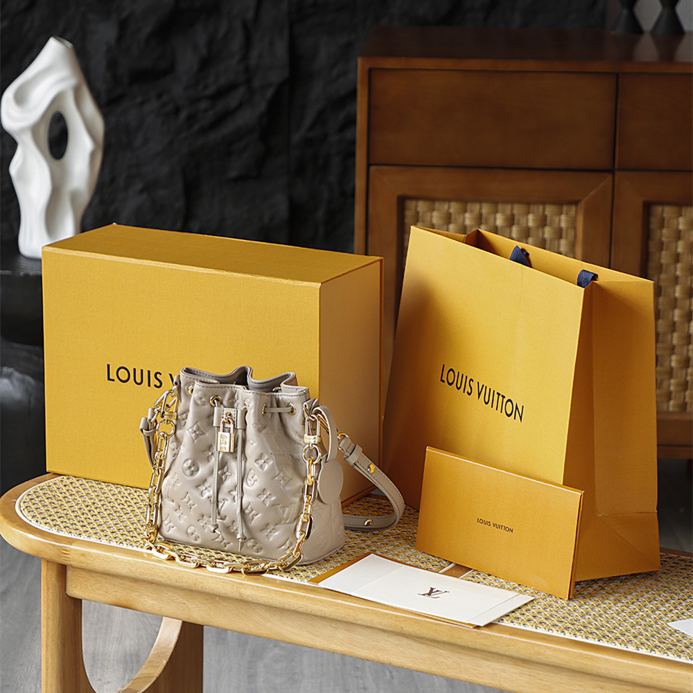 LV 路易威登 Bucket Bag