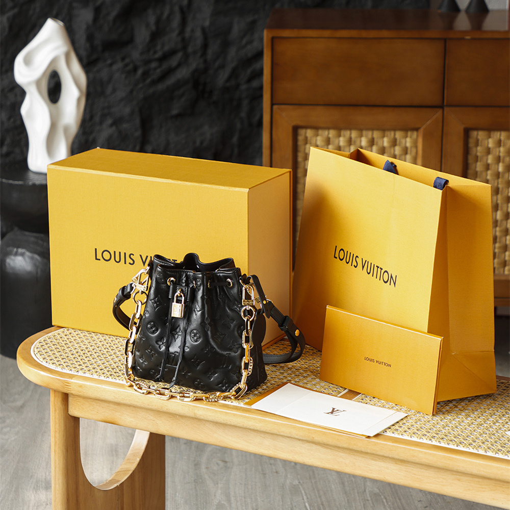 LV 路易威登 Bucket Bag