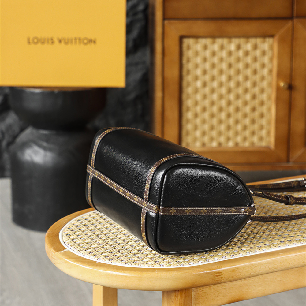 LV 路易威登 Leather Goods