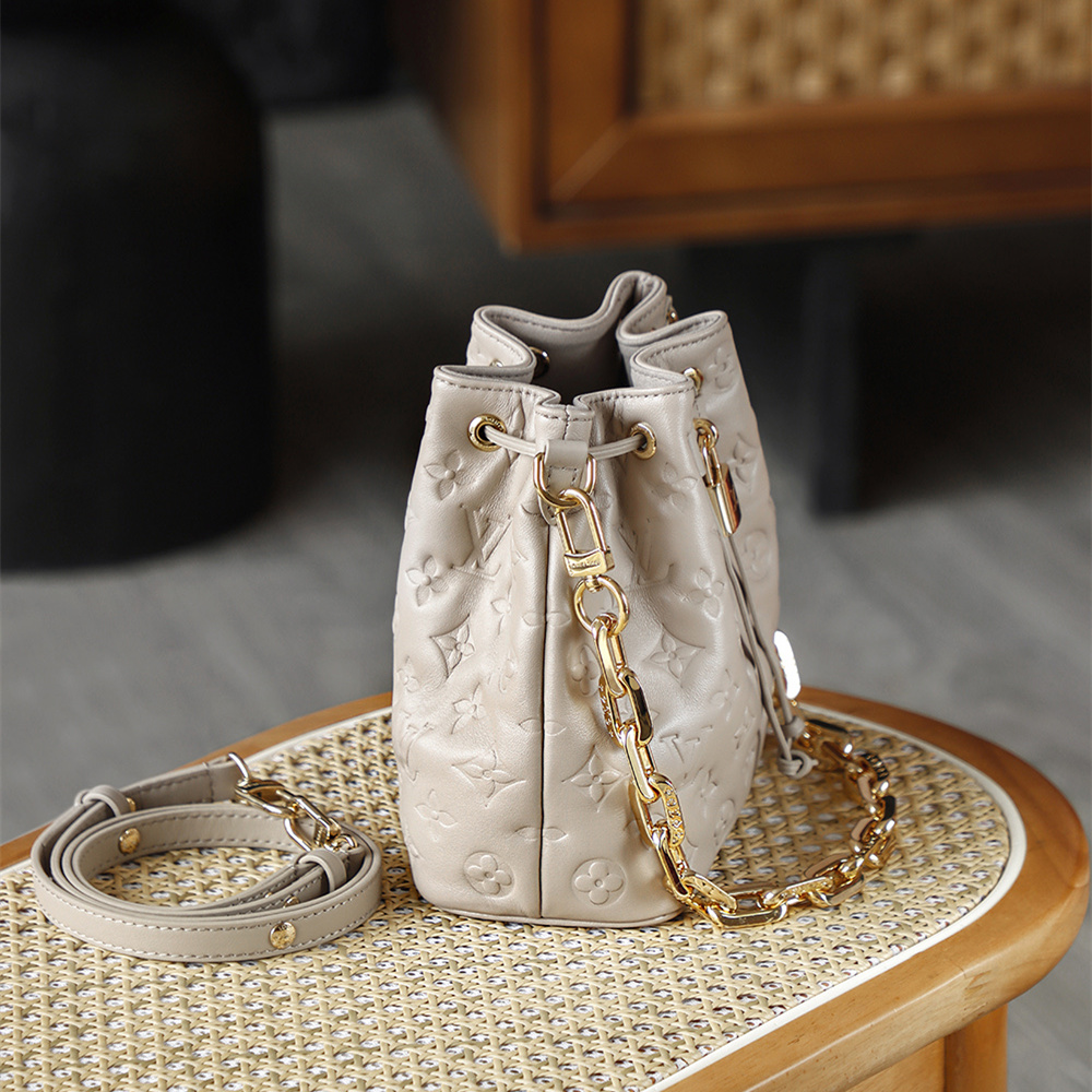 LV 路易威登 Bucket Bag