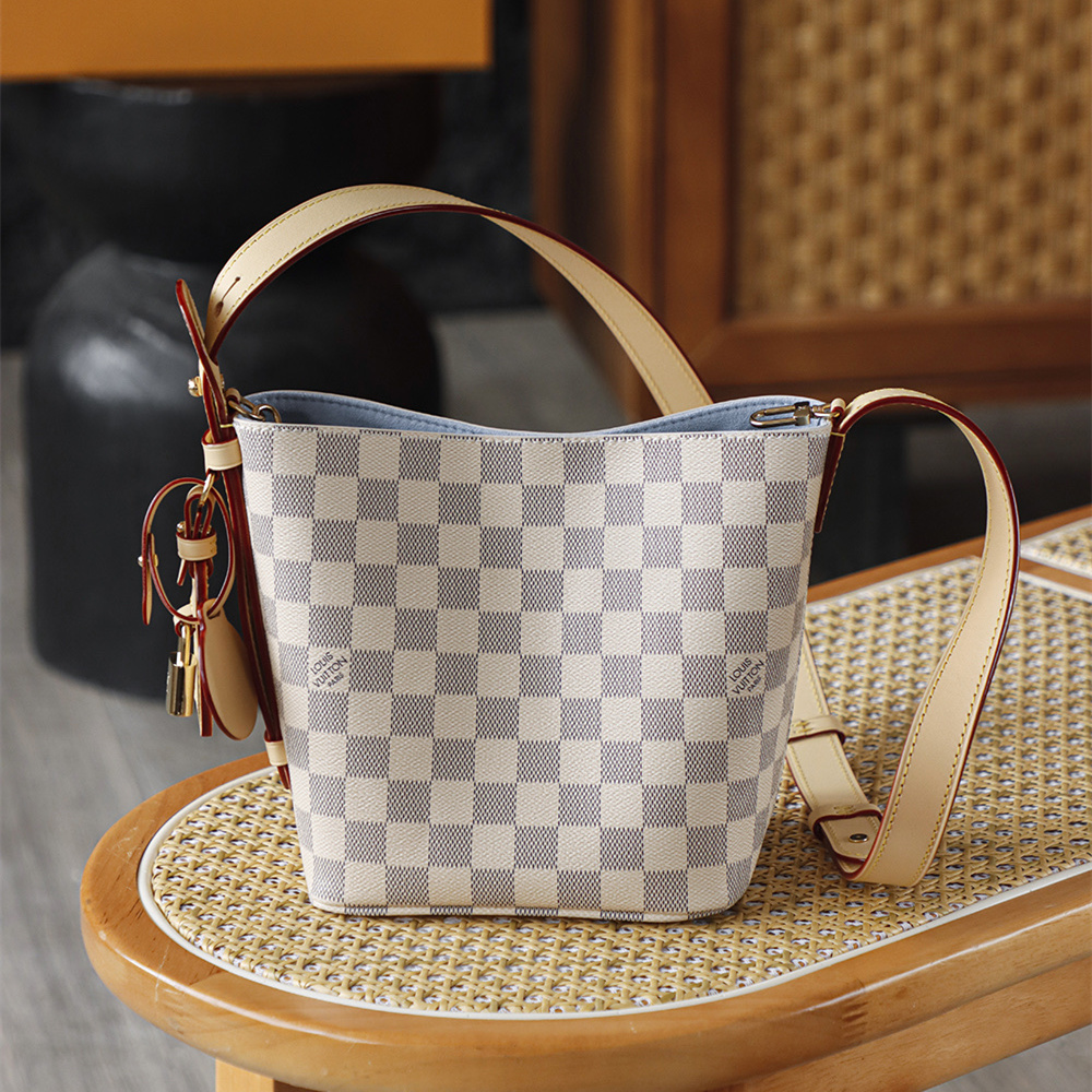 LV 路易威登 Bucket Bag