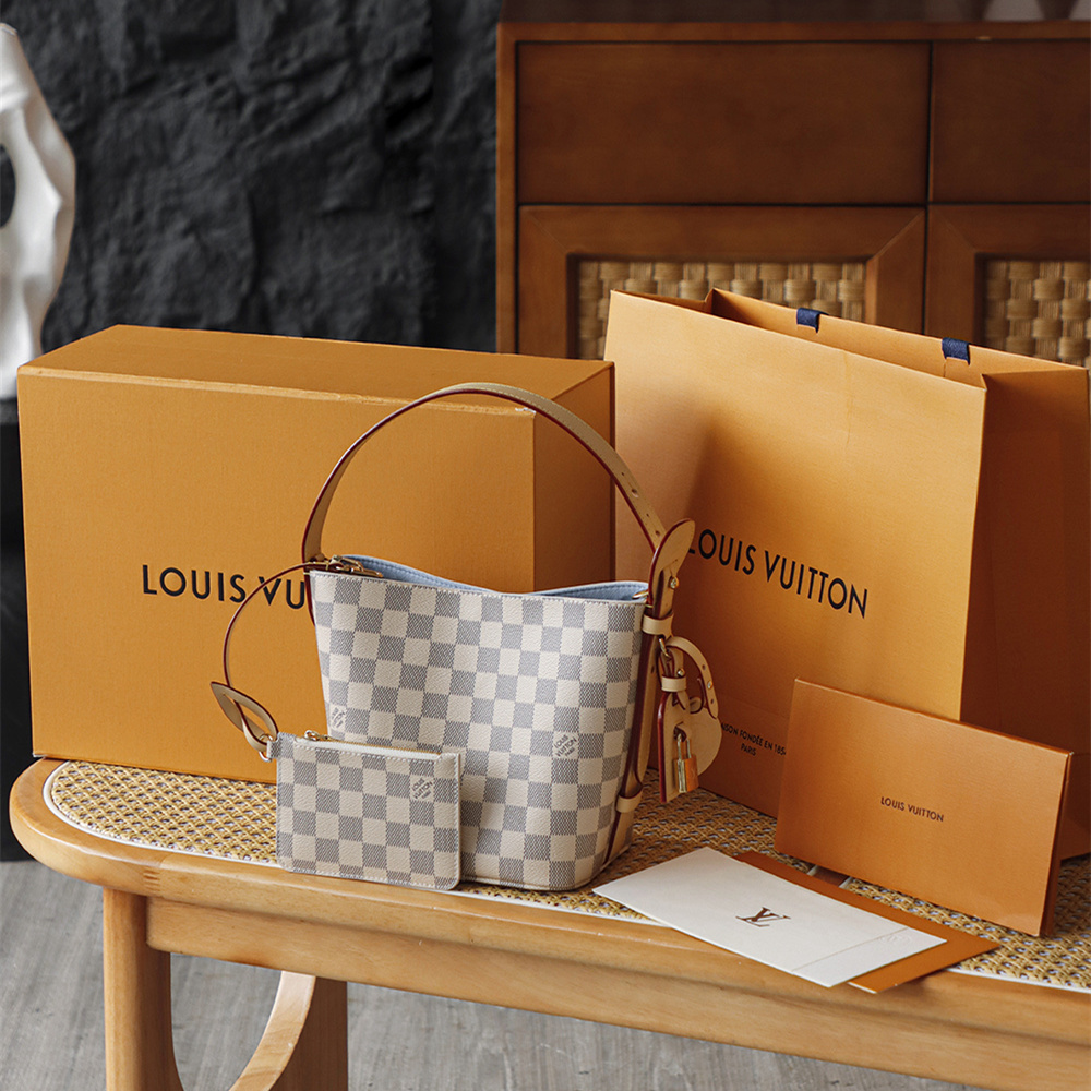 LV 路易威登 Bucket Bag