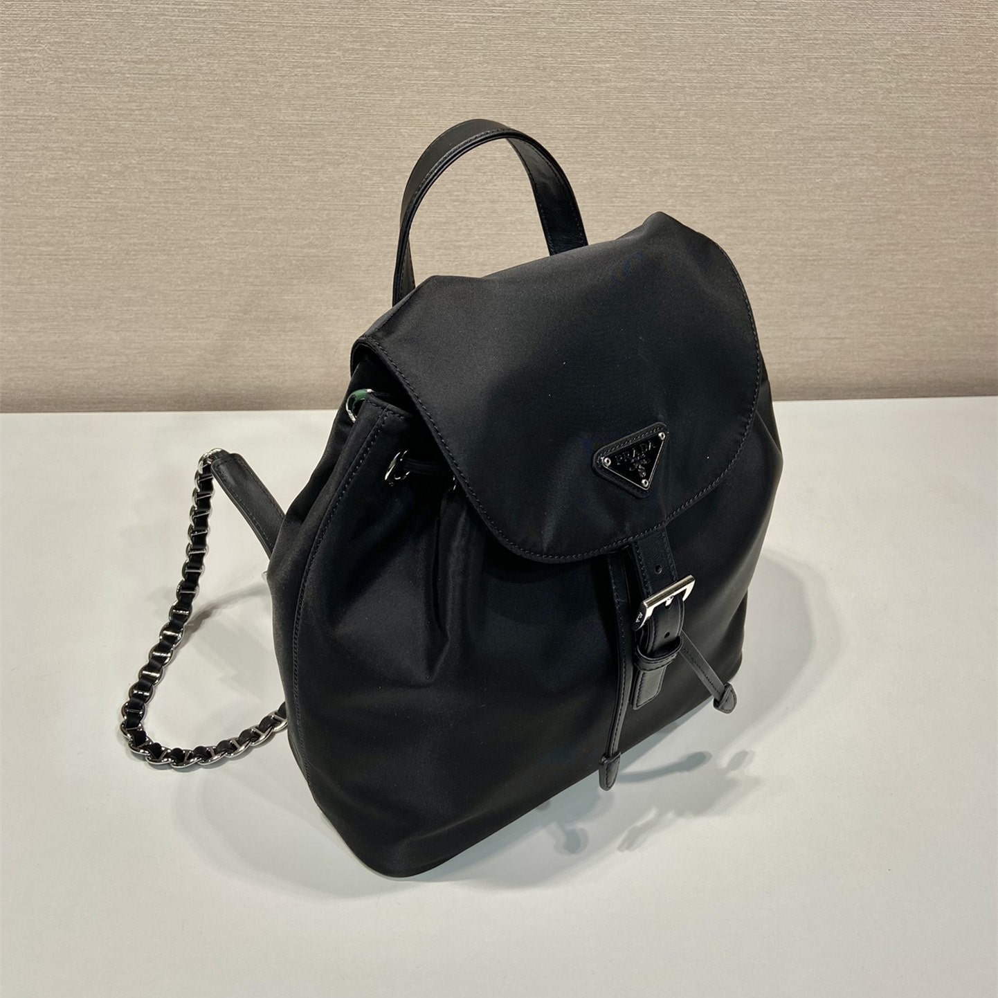 高仿Prada中古背包1BZ831黑色小號免檢版
