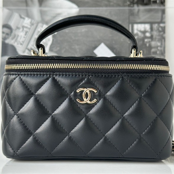 Chanel 香奈兒 Leather Goods