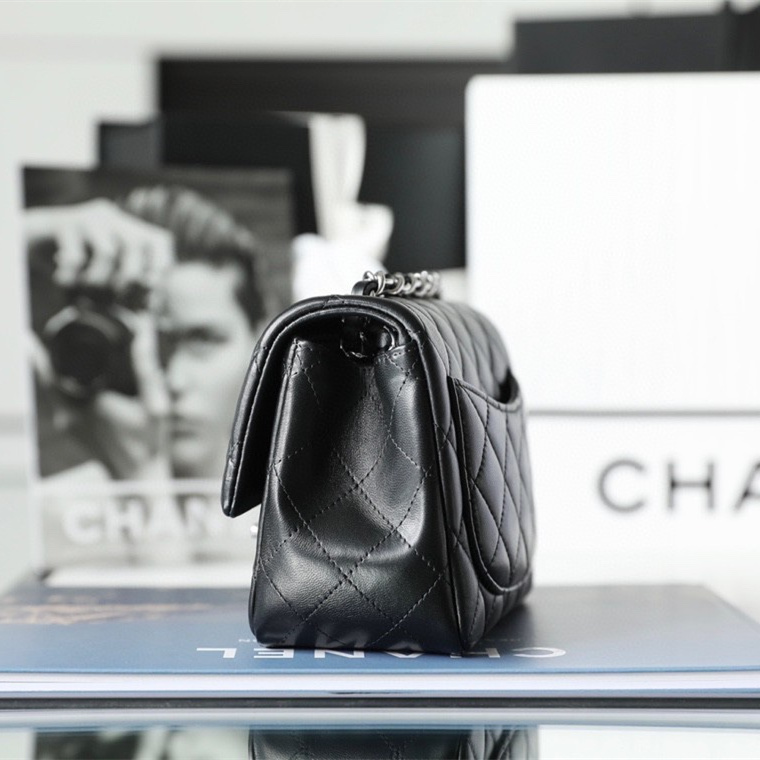 Chanel 香奈兒 Leather Goods