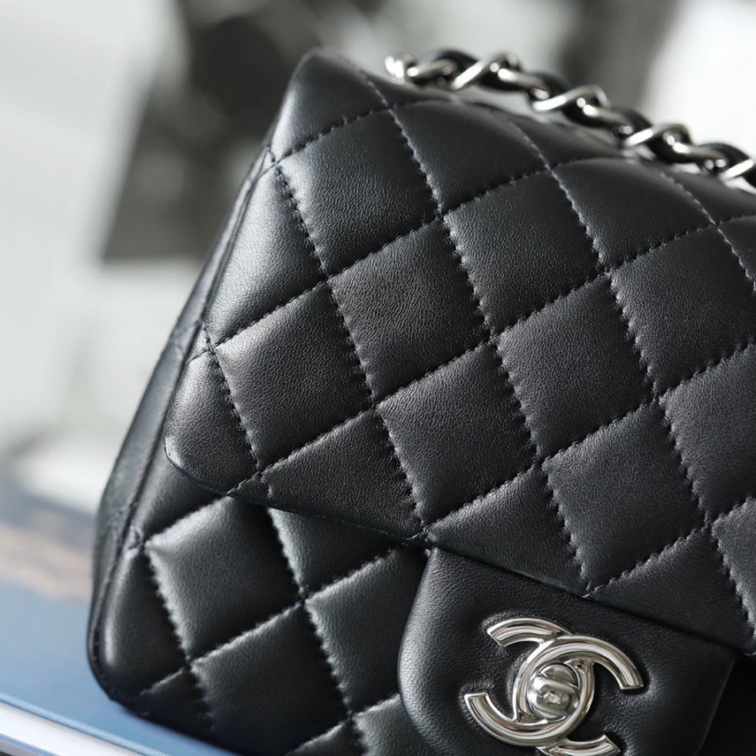 Chanel 香奈兒 Leather Goods