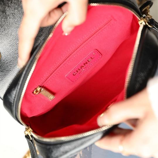 Chanel 香奈兒 Leather Goods