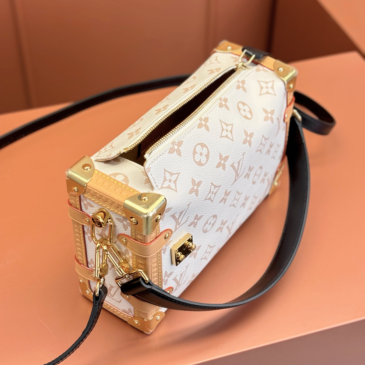 Louis Vuitton 路易威登 Leather Goods