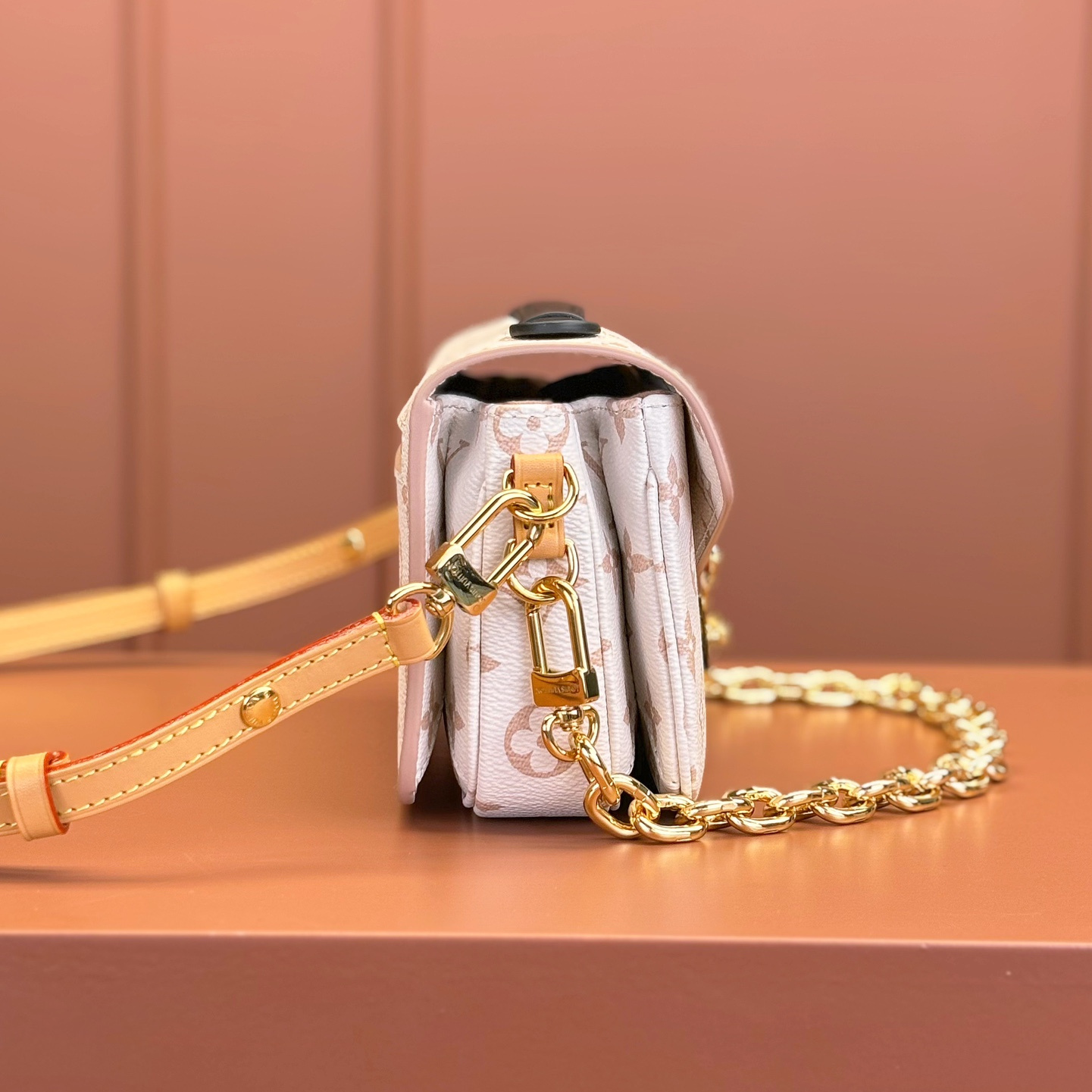 Louis Vuitton 路易威登 Leather Goods