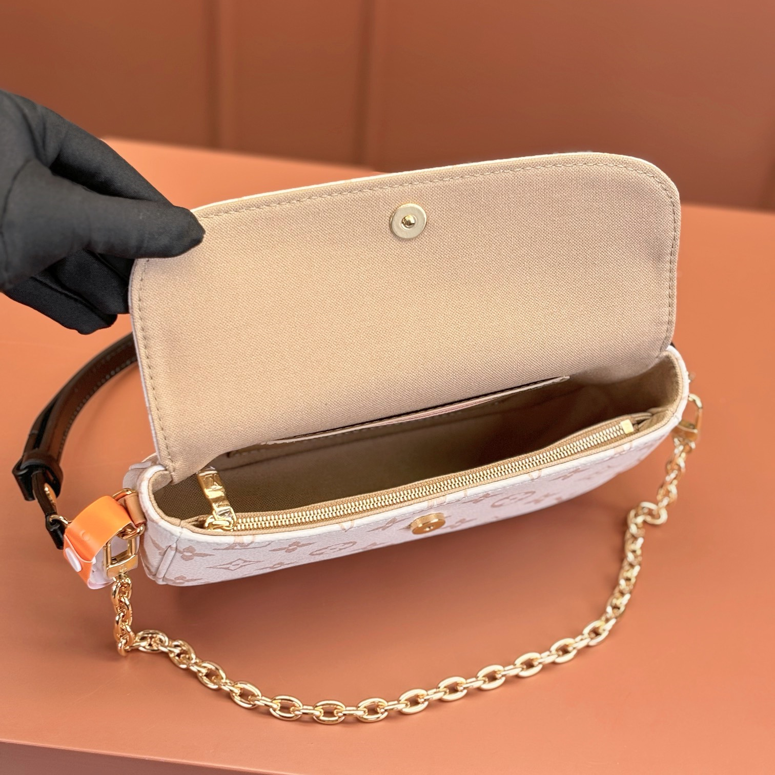 Louis Vuitton 路易威登 Leather Goods