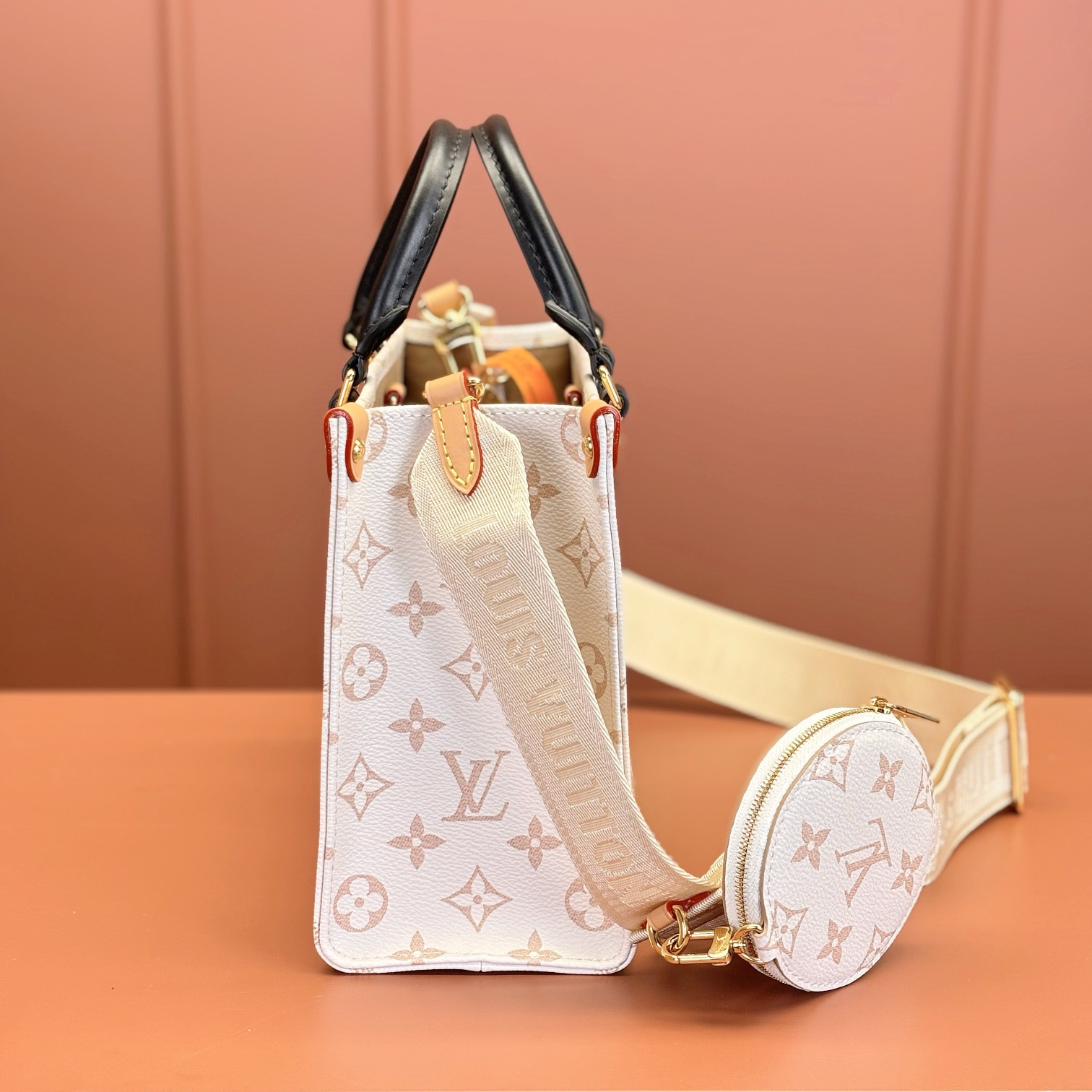 Louis Vuitton 路易威登 Leather Goods