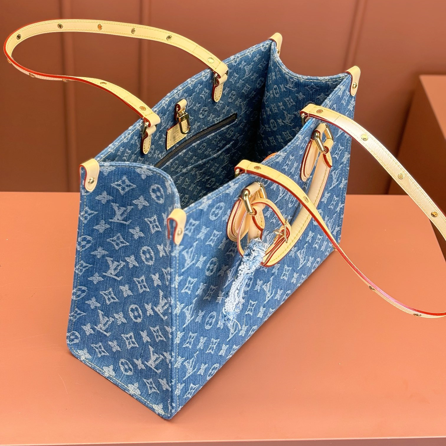 Louis Vuitton 路易威登 Leather Goods
