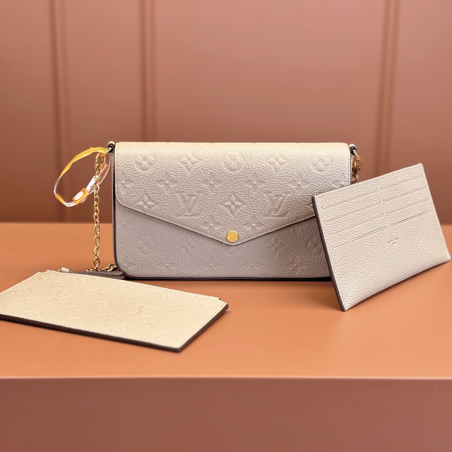 Louis Vuitton 路易威登 Chain Bag