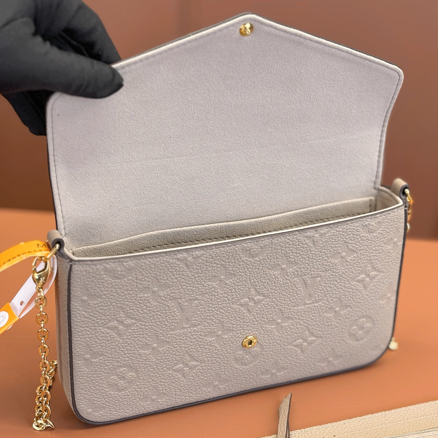 Louis Vuitton 路易威登 Chain Bag