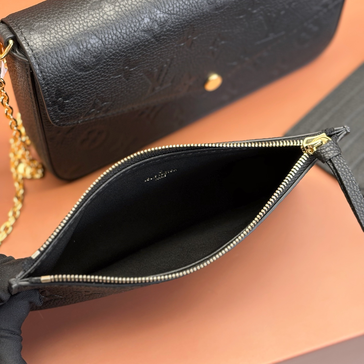 Louis Vuitton 路易威登 Chain Bag