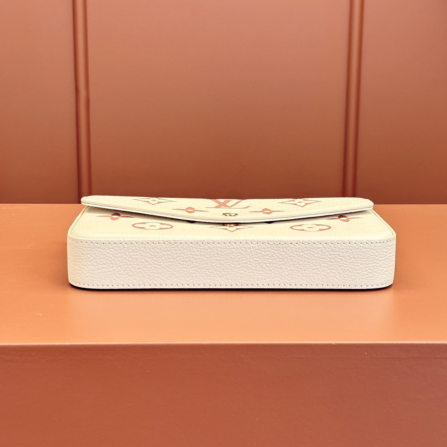 Louis Vuitton 路易威登 Chain Bag