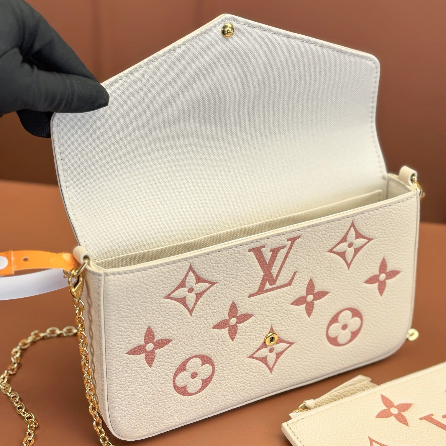 Louis Vuitton 路易威登 Chain Bag