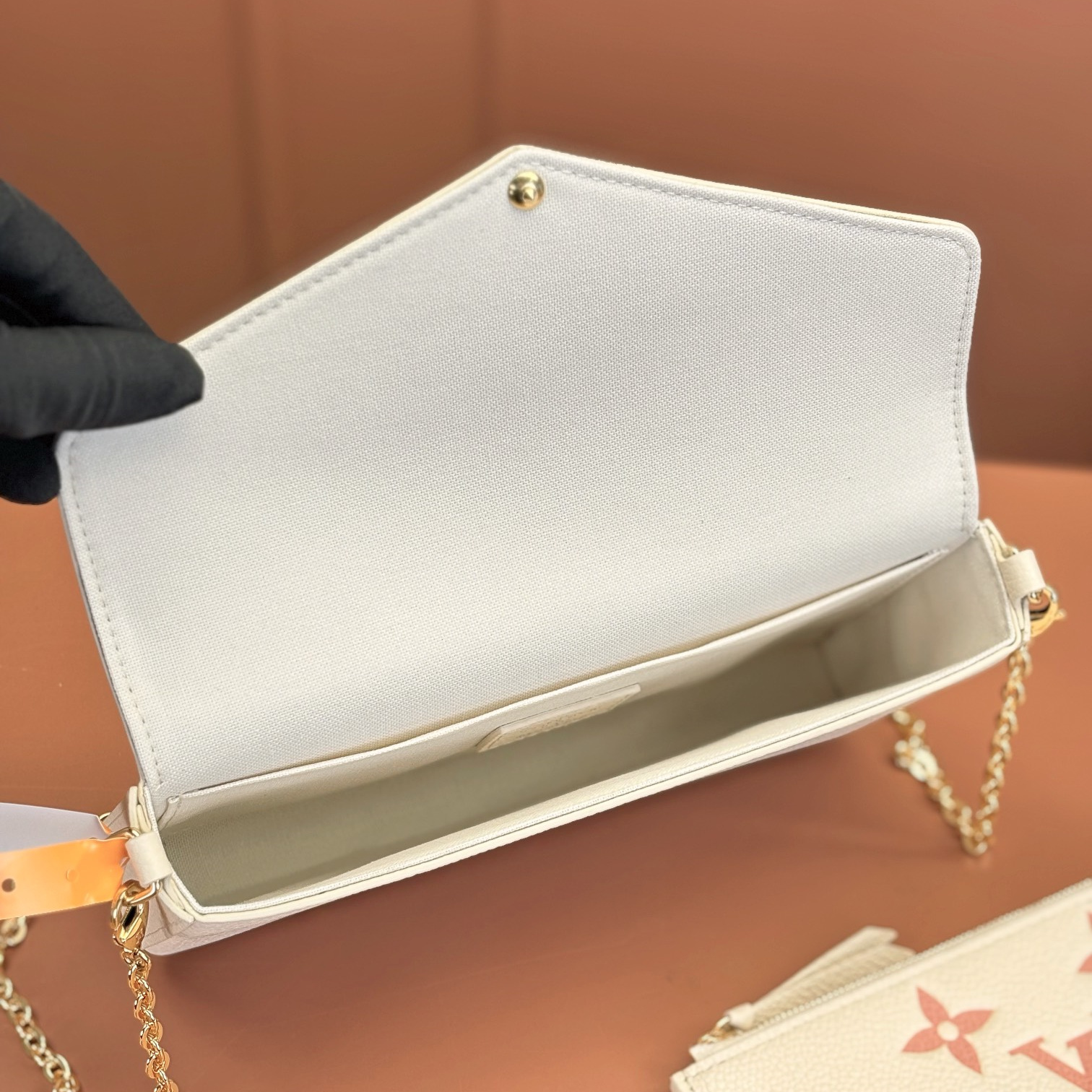 Louis Vuitton 路易威登 Chain Bag