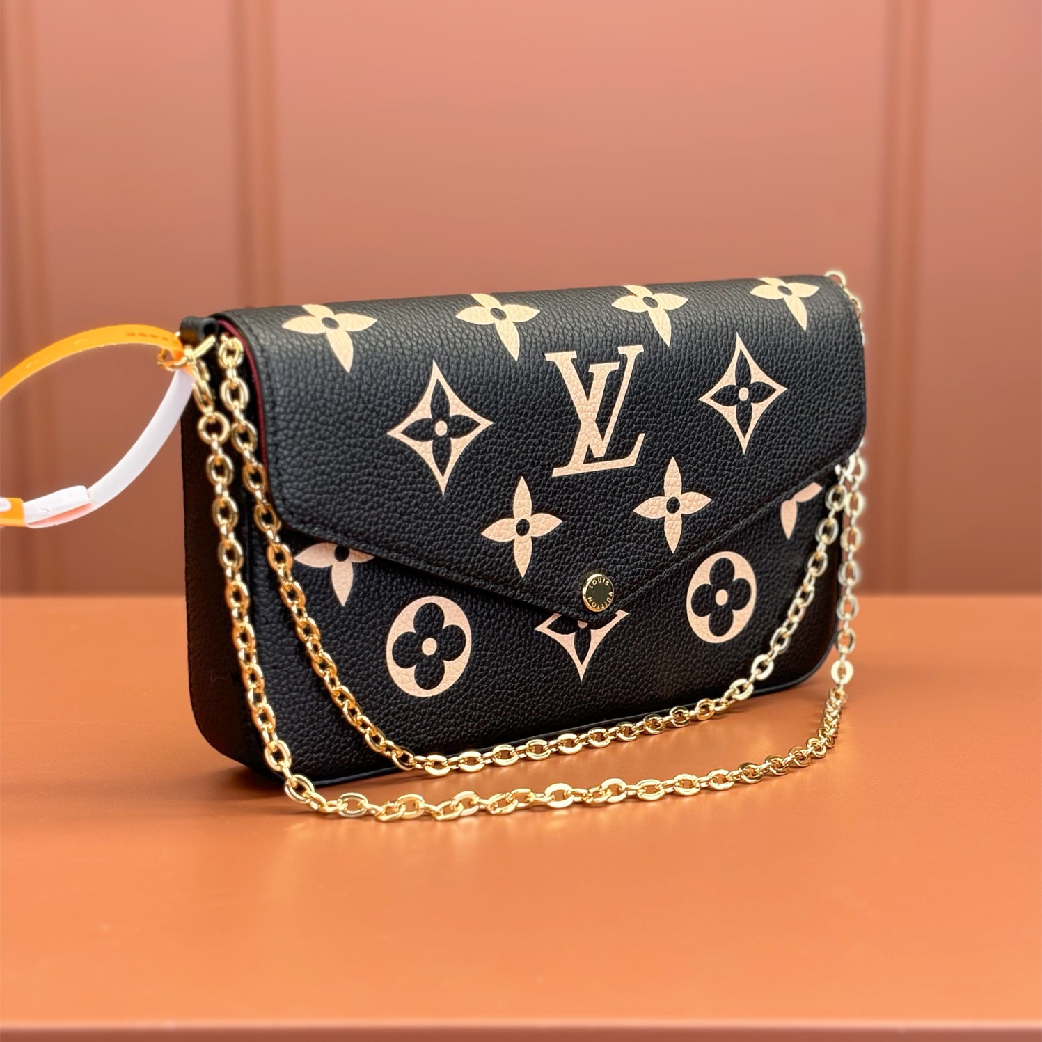 Louis Vuitton 路易威登 Chain Bag