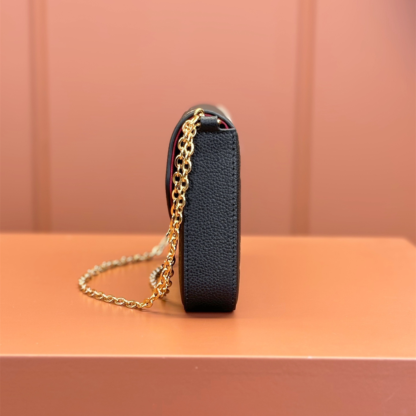 Louis Vuitton 路易威登 Chain Bag