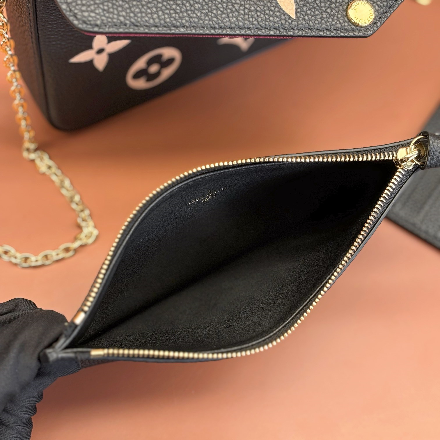 Louis Vuitton 路易威登 Chain Bag