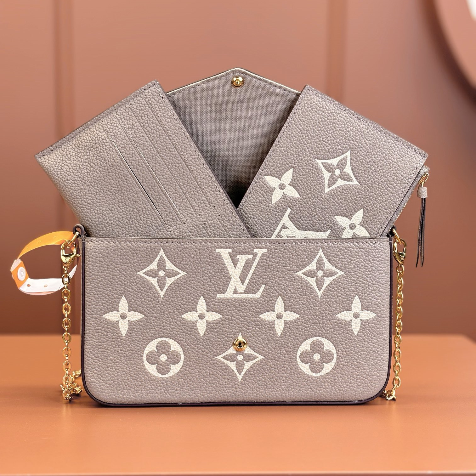 Louis Vuitton 路易威登 Chain Bag