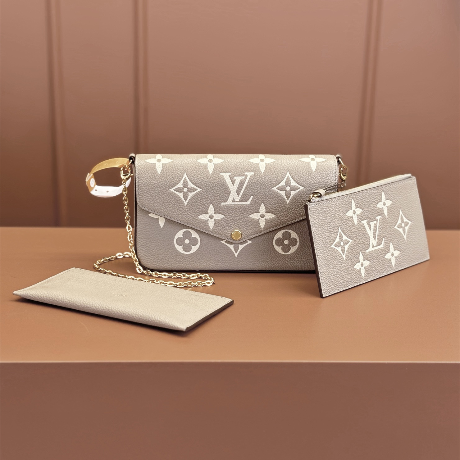 Louis Vuitton 路易威登 Chain Bag