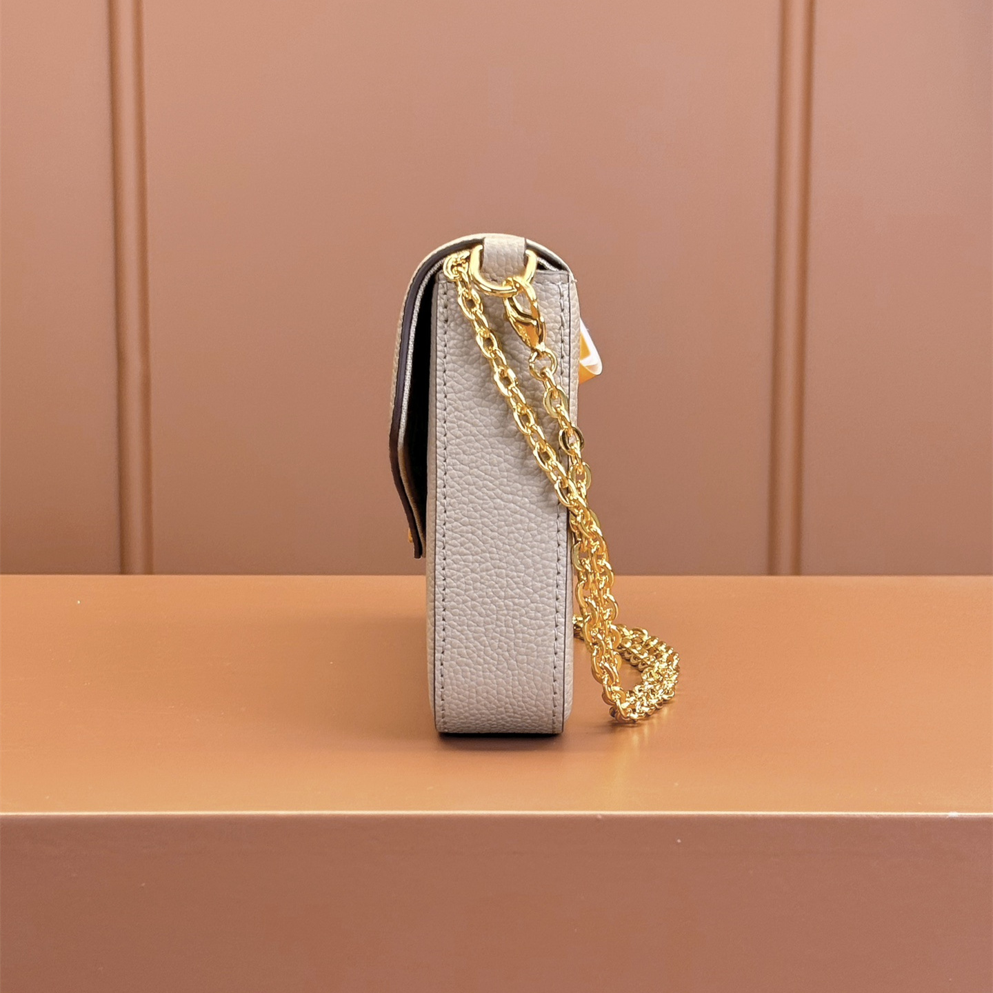 Louis Vuitton 路易威登 Chain Bag