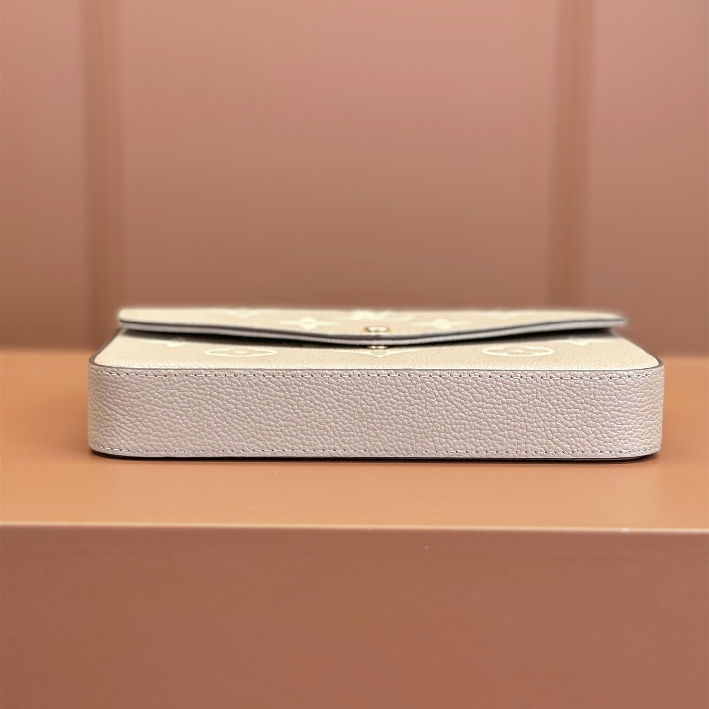 Louis Vuitton 路易威登 Chain Bag