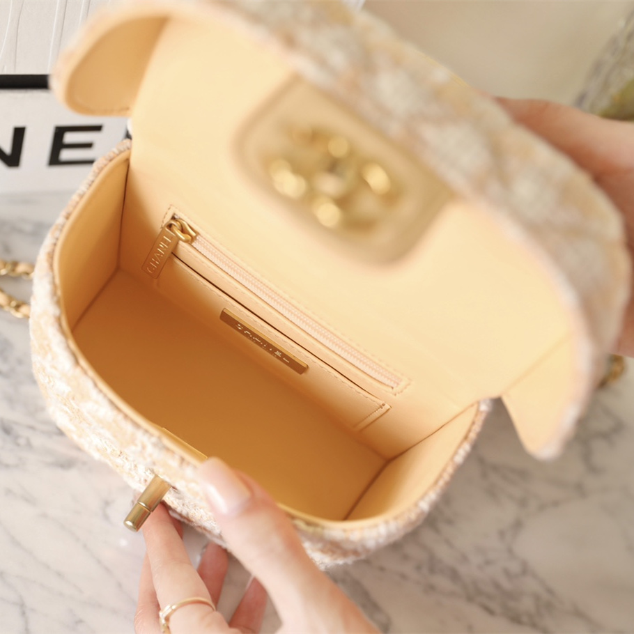 Chanel 香奈兒 Leather Goods