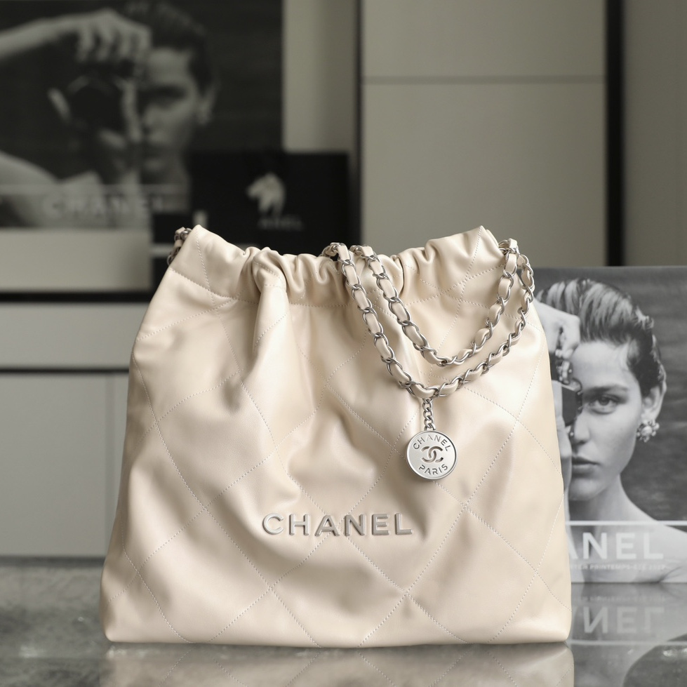 Chanel 香奈兒 Leather Goods
