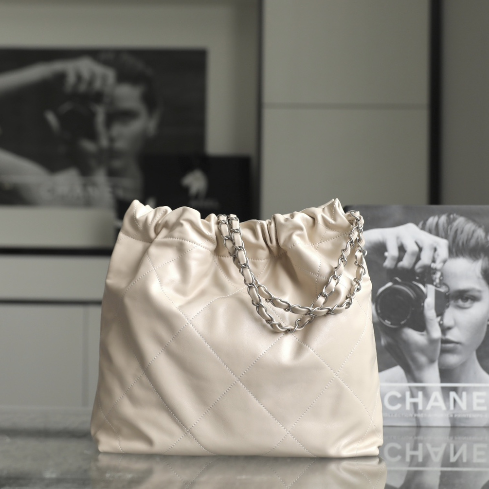 Chanel 香奈兒 Leather Goods