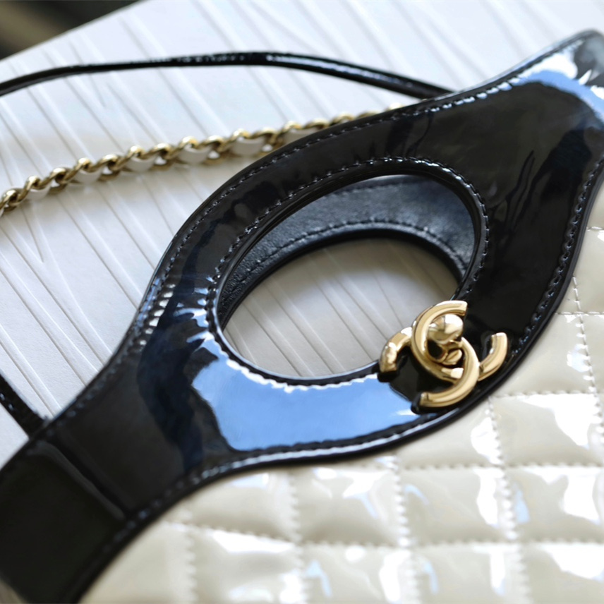 Chanel 香奈兒 Leather Goods