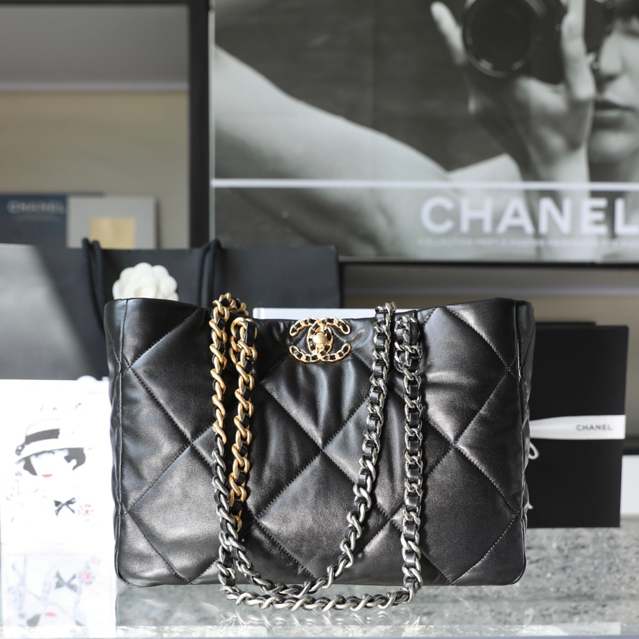 Chanel 香奈兒 Leather Goods