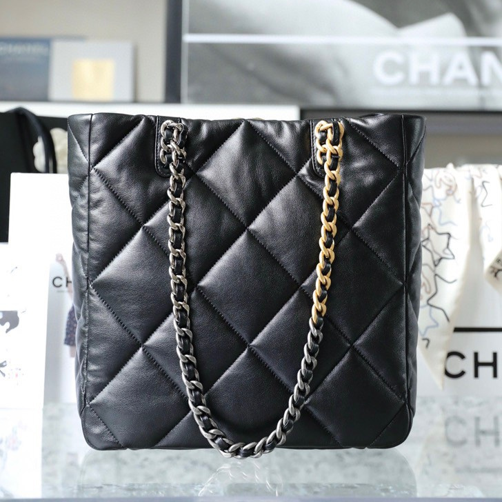 Chanel 香奈兒 Leather Goods