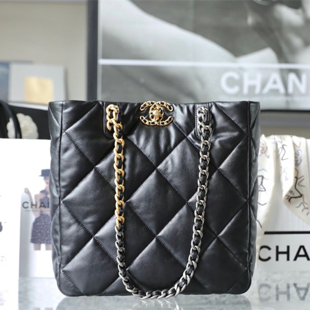 Chanel 香奈兒 Leather Goods